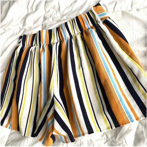 High Waisted Striped Shorts- Size Small - Picture 4 of 7